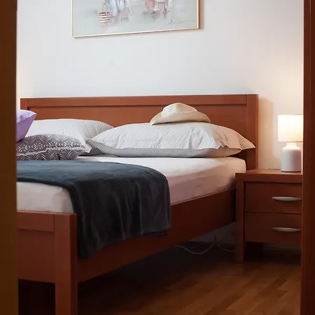 Ino *